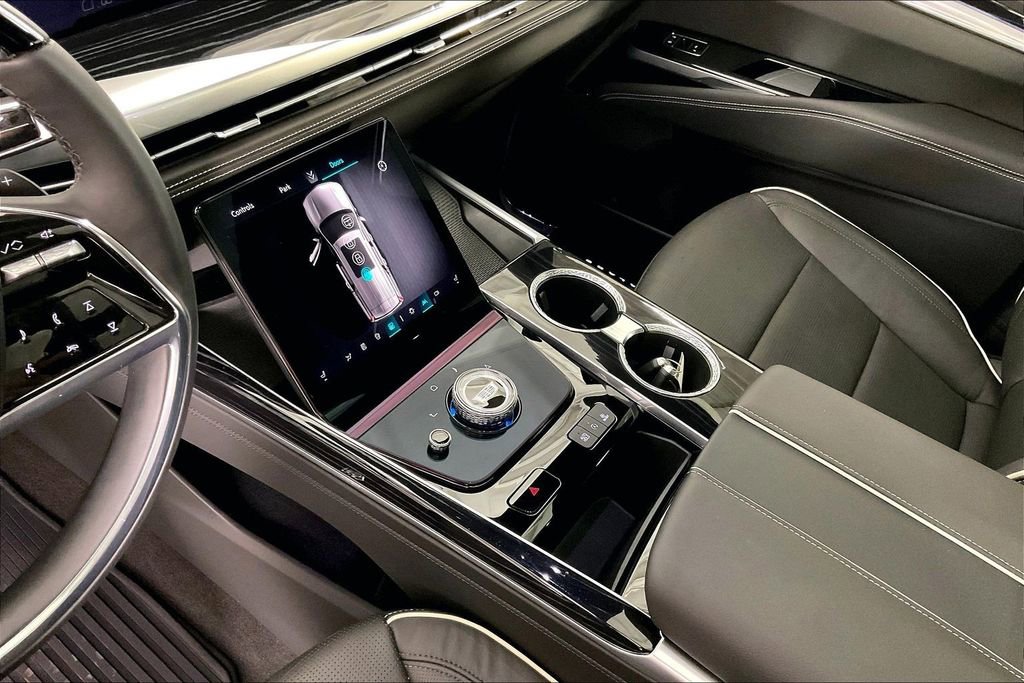 Used 2025 Cadillac Escalade Sport w/ Touring Package image 19