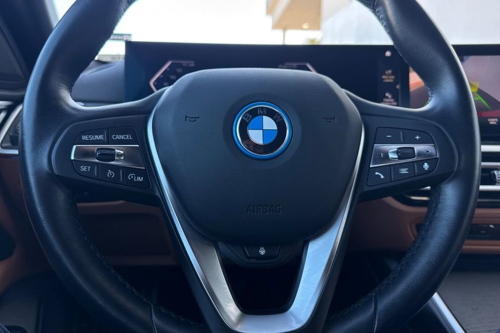 Used 2023 BMW i4 eDrive35 w/ Premium Package image 26