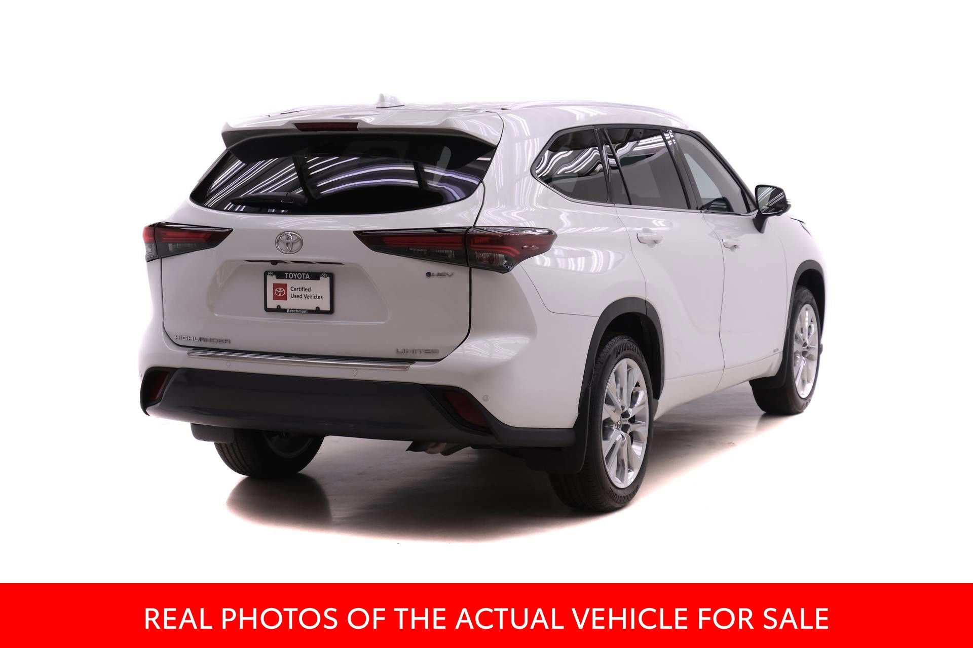 Used 2026 Toyota Highlander Limited image 2