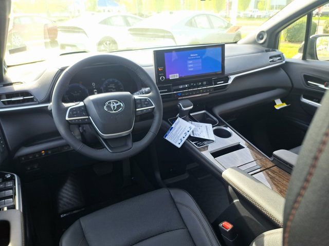 New 2026 Toyota Sienna Platinum image 10