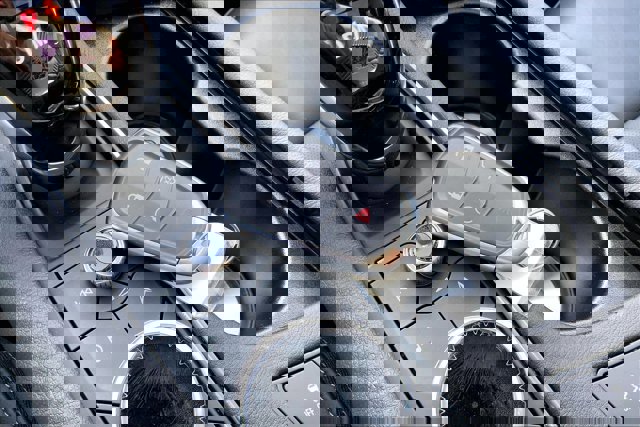 Used 2025 Cadillac XT6 Premium Luxury image 11