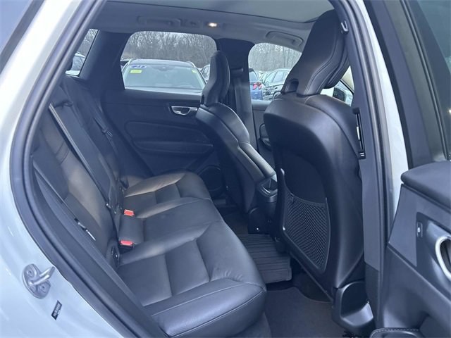 Used 2024 Volvo XC60 B5 Plus w/ Protection Package Premier image 15