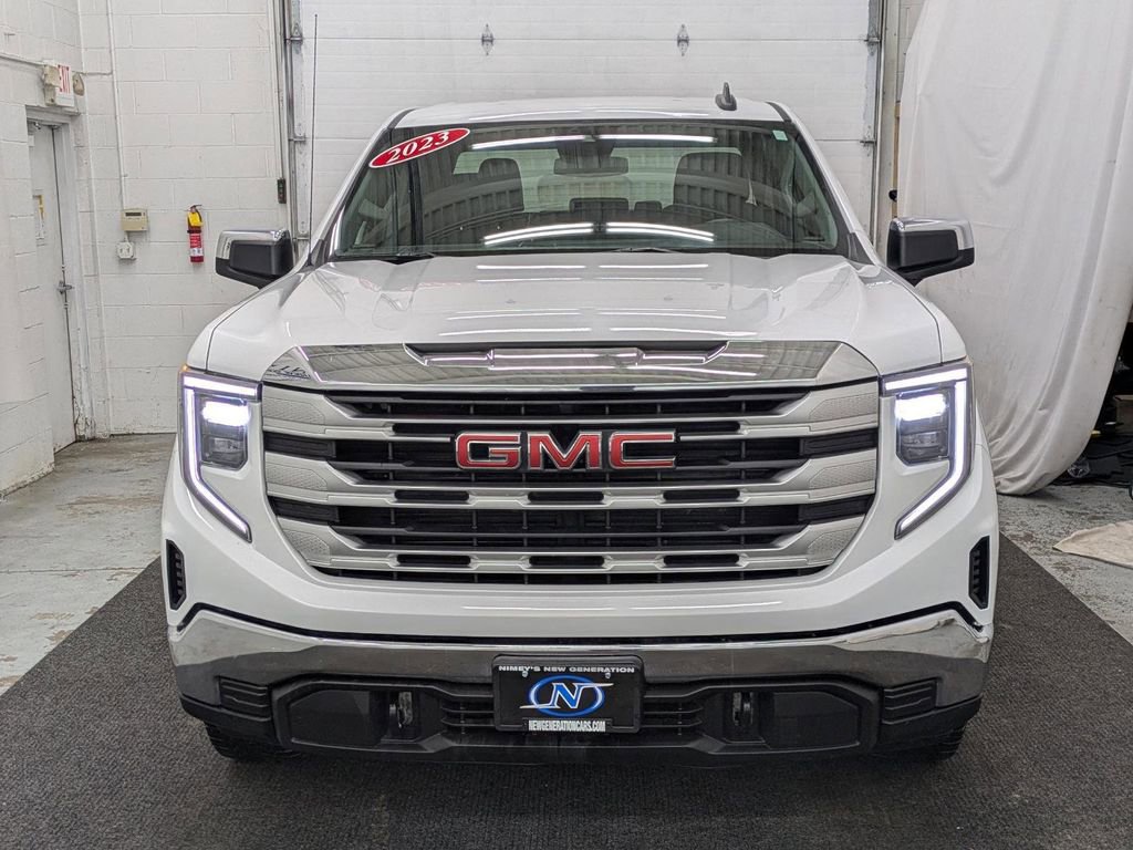 Used 2023 GMC Sierra 1500 SLE w/ Enhanced Capability Package AWD/4WD image 14