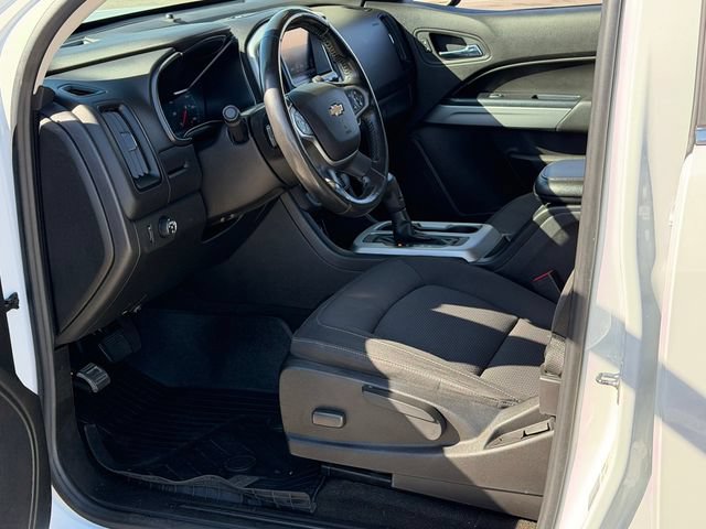Used 2017 Chevrolet Colorado LT w/ LT Convenience Package RWD image 11