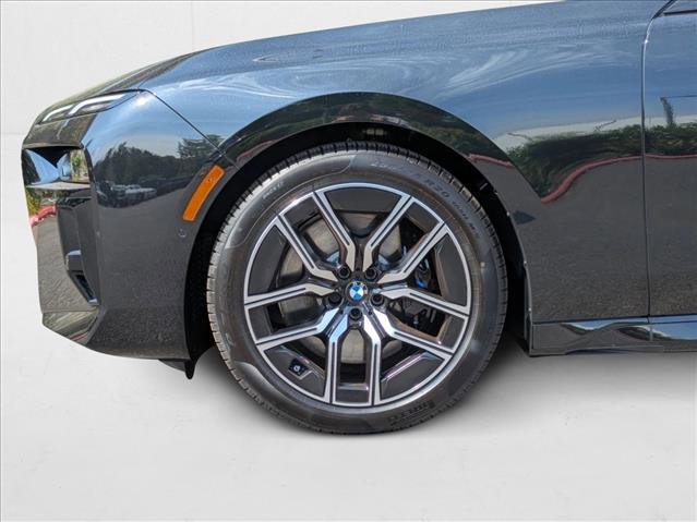 Used 2025 BMW 740i xDrive image 10