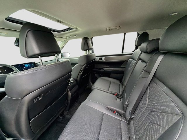 Certified 2025 Hyundai Santa Fe XRT AWD/4WD image 26