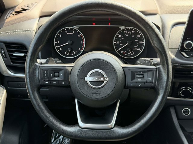 Used 2023 Nissan Rogue S AWD/4WD image 19