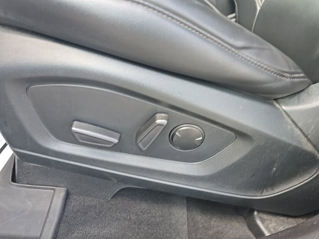 Used 2022 Ford Explorer XLT w/ Equipment Group 202A image 17