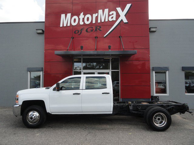 Used 2015 Chevrolet Silverado 3500 W/T w/ WT Convenience Package AWD/4WD image 3