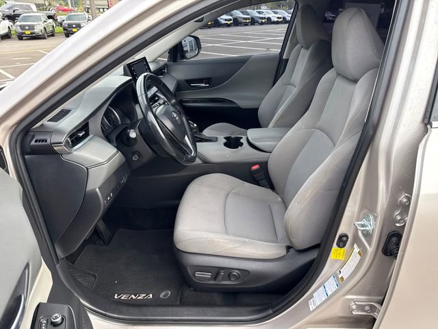 Used 2021 Toyota Venza LE w/ Carpet Mat Package (TMS) AWD/4WD image 20