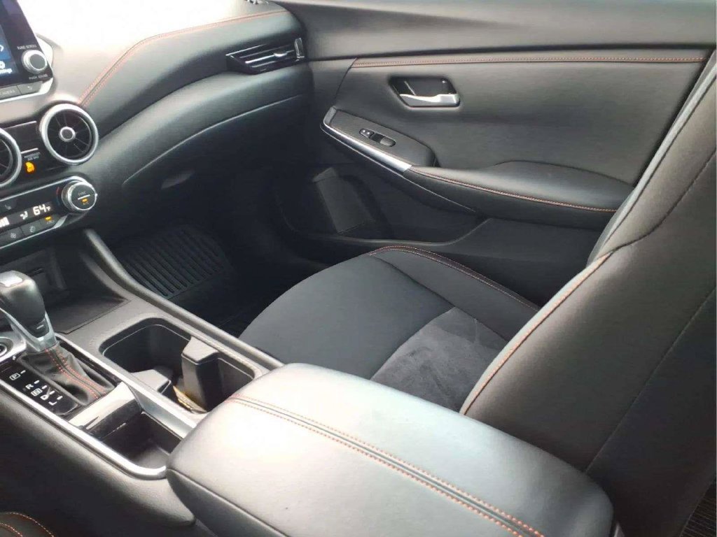 Certified 2025 Nissan Sentra SR FWD image 11