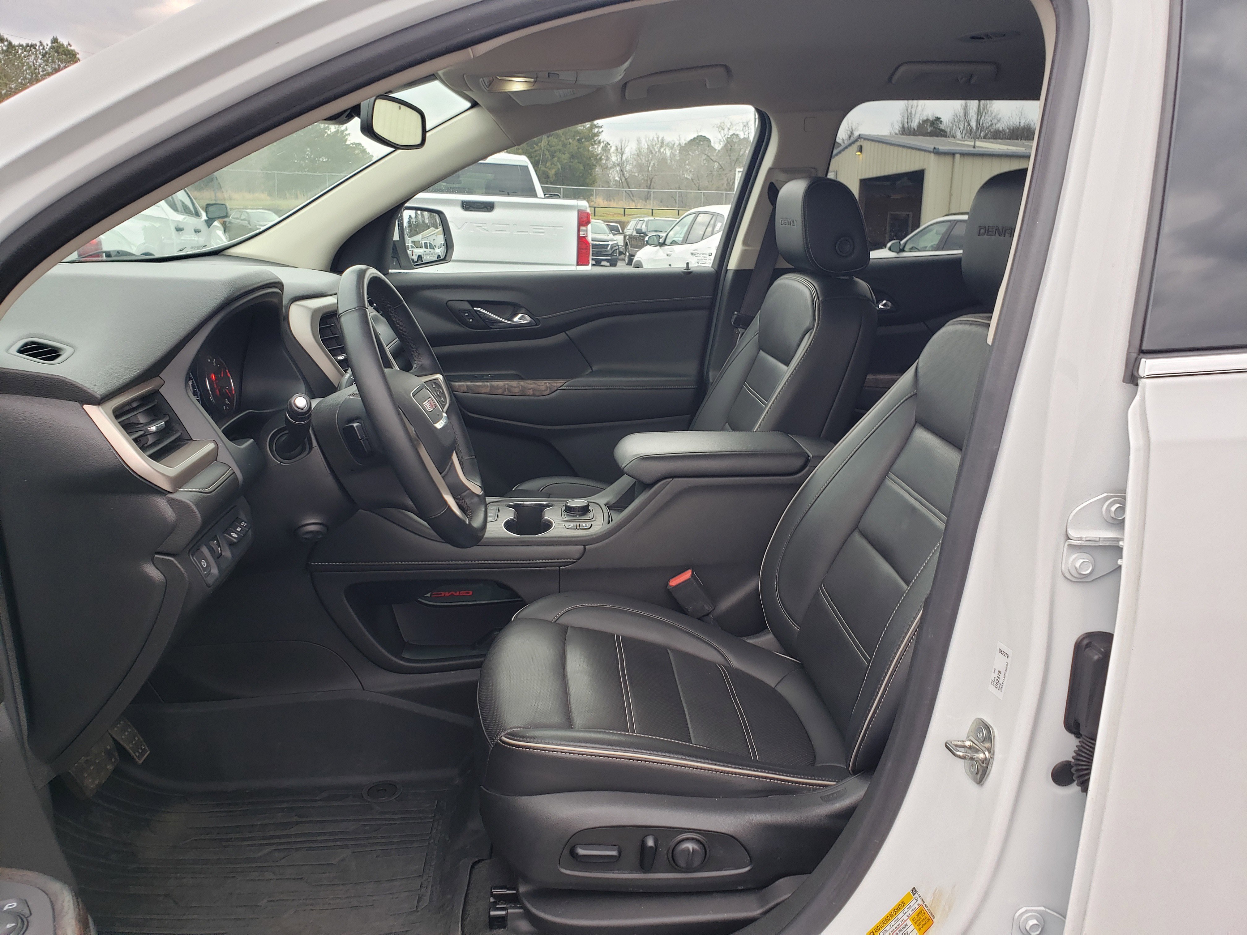 Used 2023 GMC Acadia Denali image 29