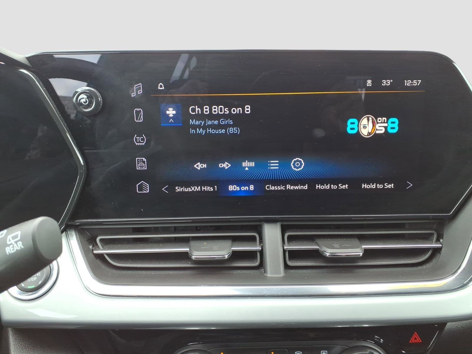 Certified 2025 Chevrolet Trax LT w/ LT Convenience Package image 22