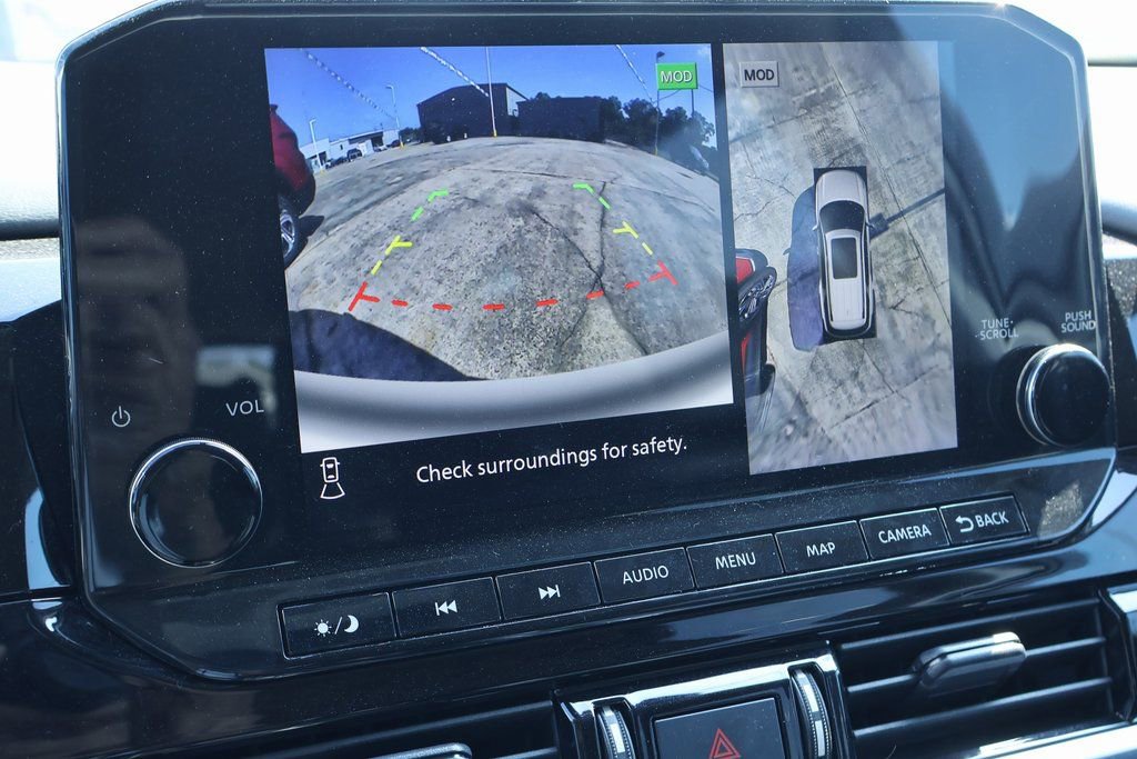 Used 2023 Nissan Pathfinder SL image 4