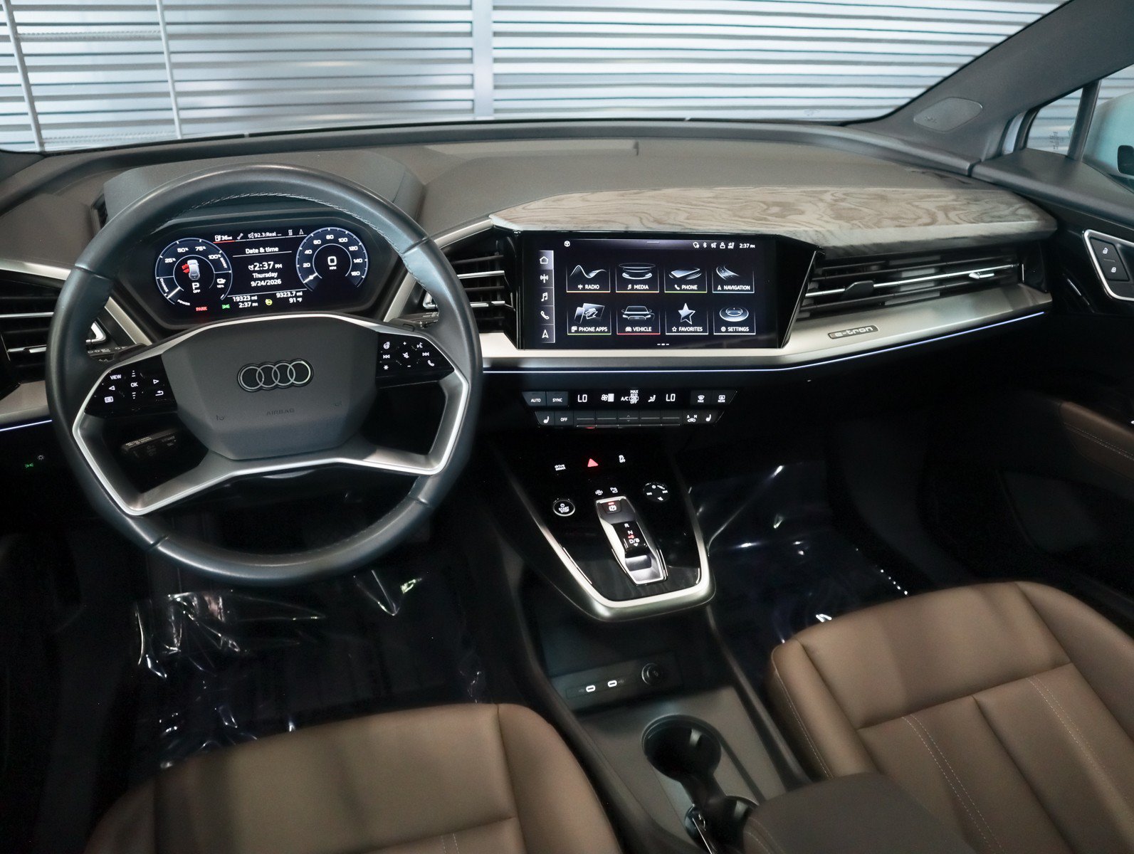Used 2023 Audi Q4 e-tron Premium Plus w/ Premium Plus AWD/4WD image 18