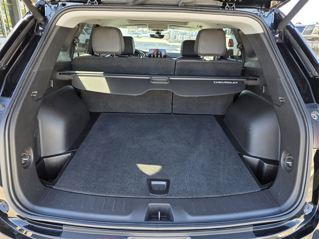 Used 2025 Chevrolet Blazer LT w/ Sound & Technology Package image 17