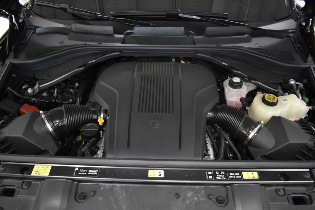Used 2025 Land Rover Range Rover Autobiography image 12