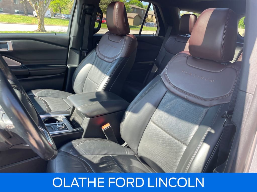 Certified 2020 Ford Explorer Platinum w/ Premium Technology Package AWD/4WD image 12