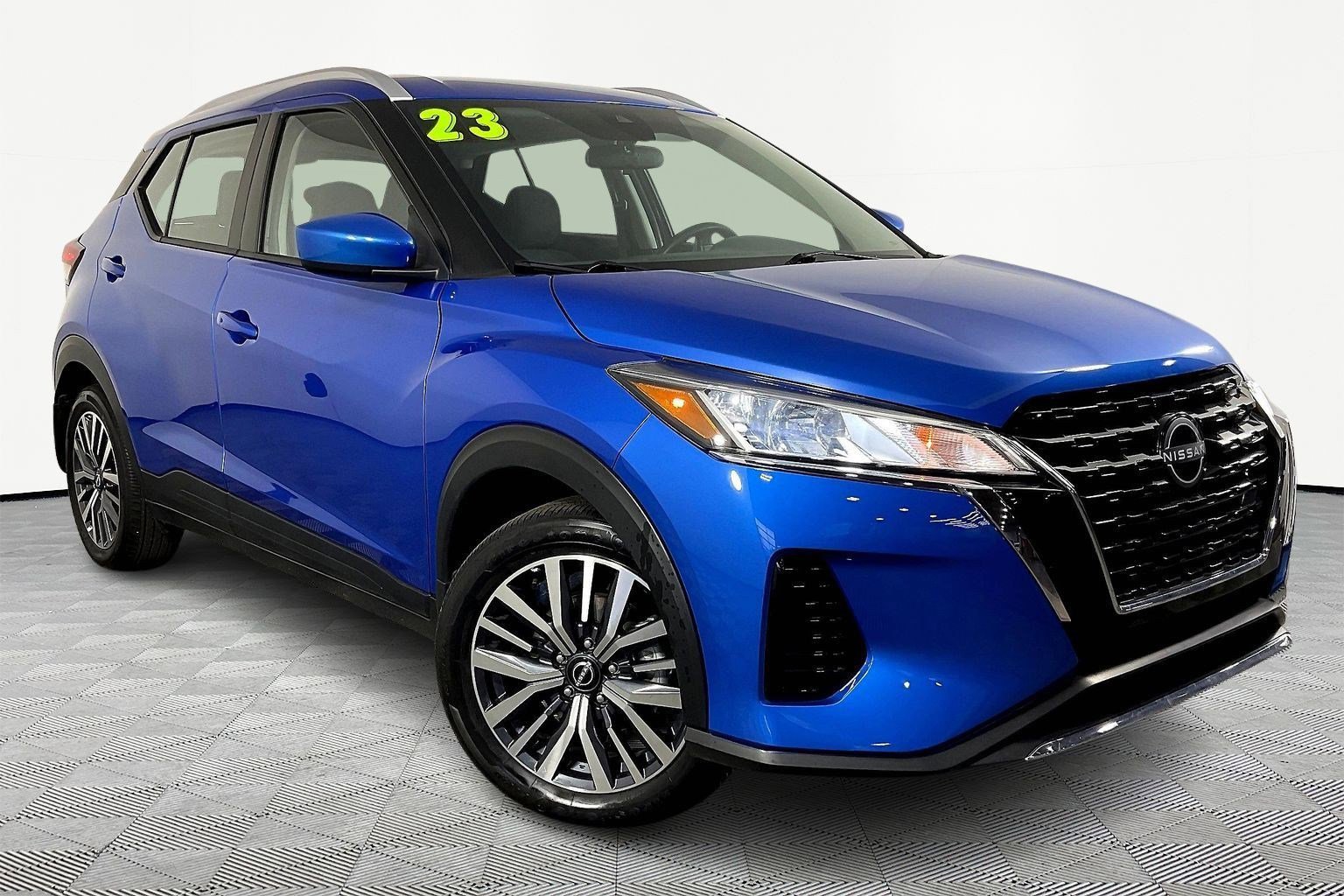 Certified 2023 Nissan Kicks SV image 3