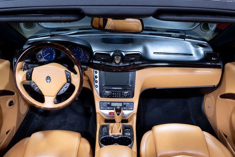 Used 2015 Maserati GranTurismo Convertible RWD image 45