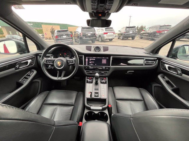 Used 2023 Porsche Macan w/ Premium Package Plus AWD/4WD image 30