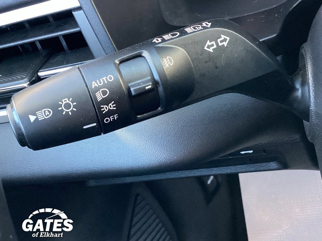 Used 2025 Mitsubishi Outlander SE AWD/4WD image 24