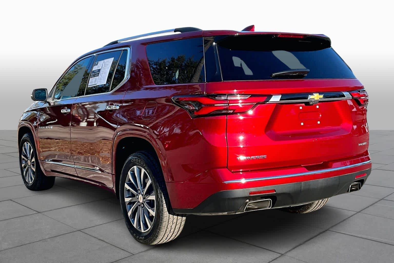 Used 2023 Chevrolet Traverse Premier FWD image 13
