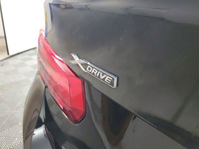 Used 2018 BMW 320i xDrive Sedan AWD/4WD image 8
