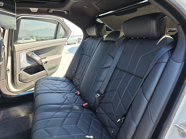 New 2026 BMW i7 eDrive50 image 14