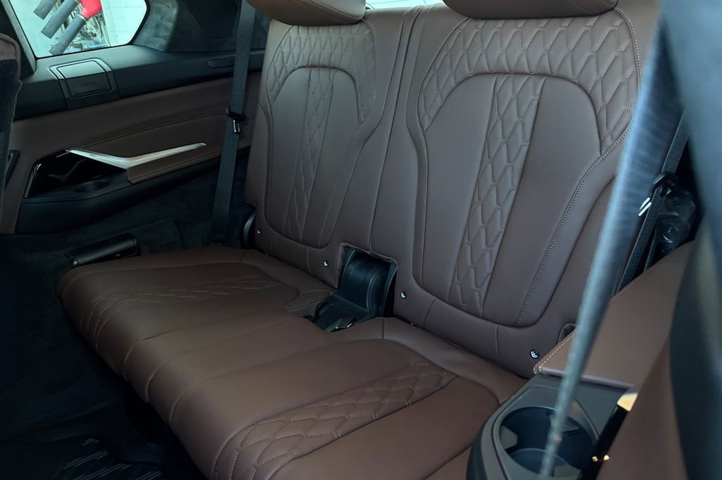 New 2026 BMW X7 M60i w/ Executive Package image 16