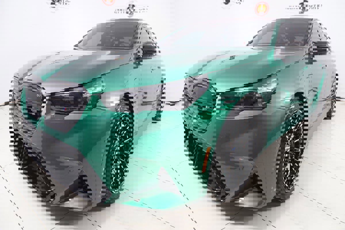 Used 2025 BMW M5 w/ Carbon Package image 84