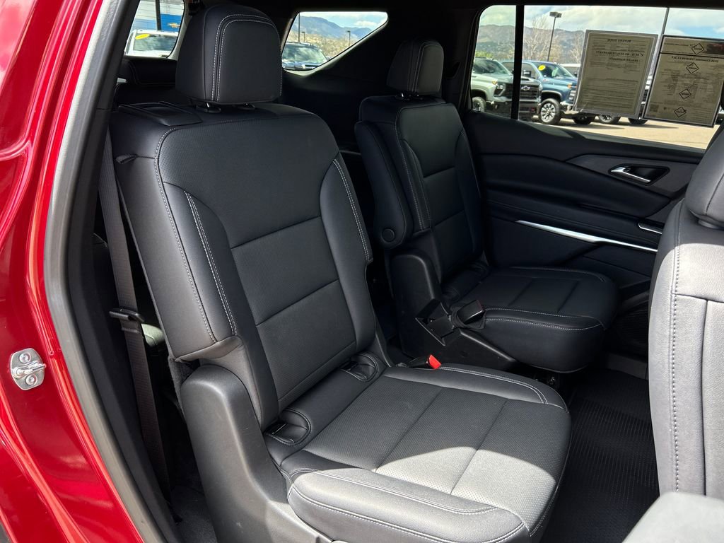 Used 2025 Chevrolet Traverse LT AWD/4WD image 21