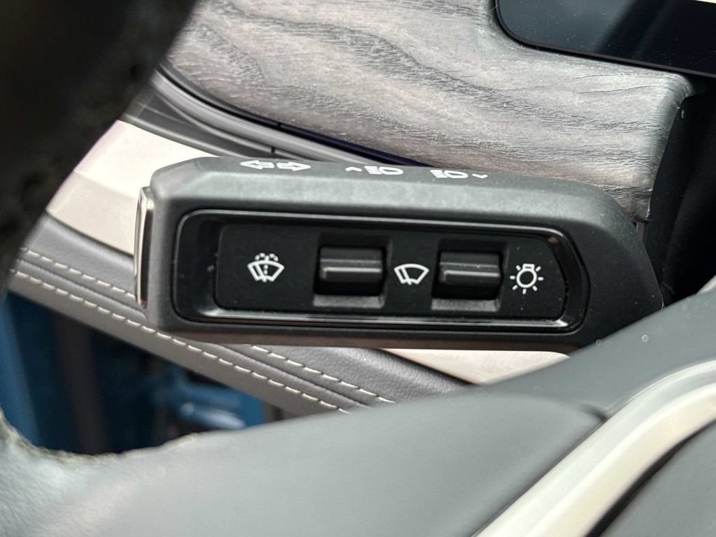 Used 2022 Rivian R1T Adventure AWD/4WD image 23