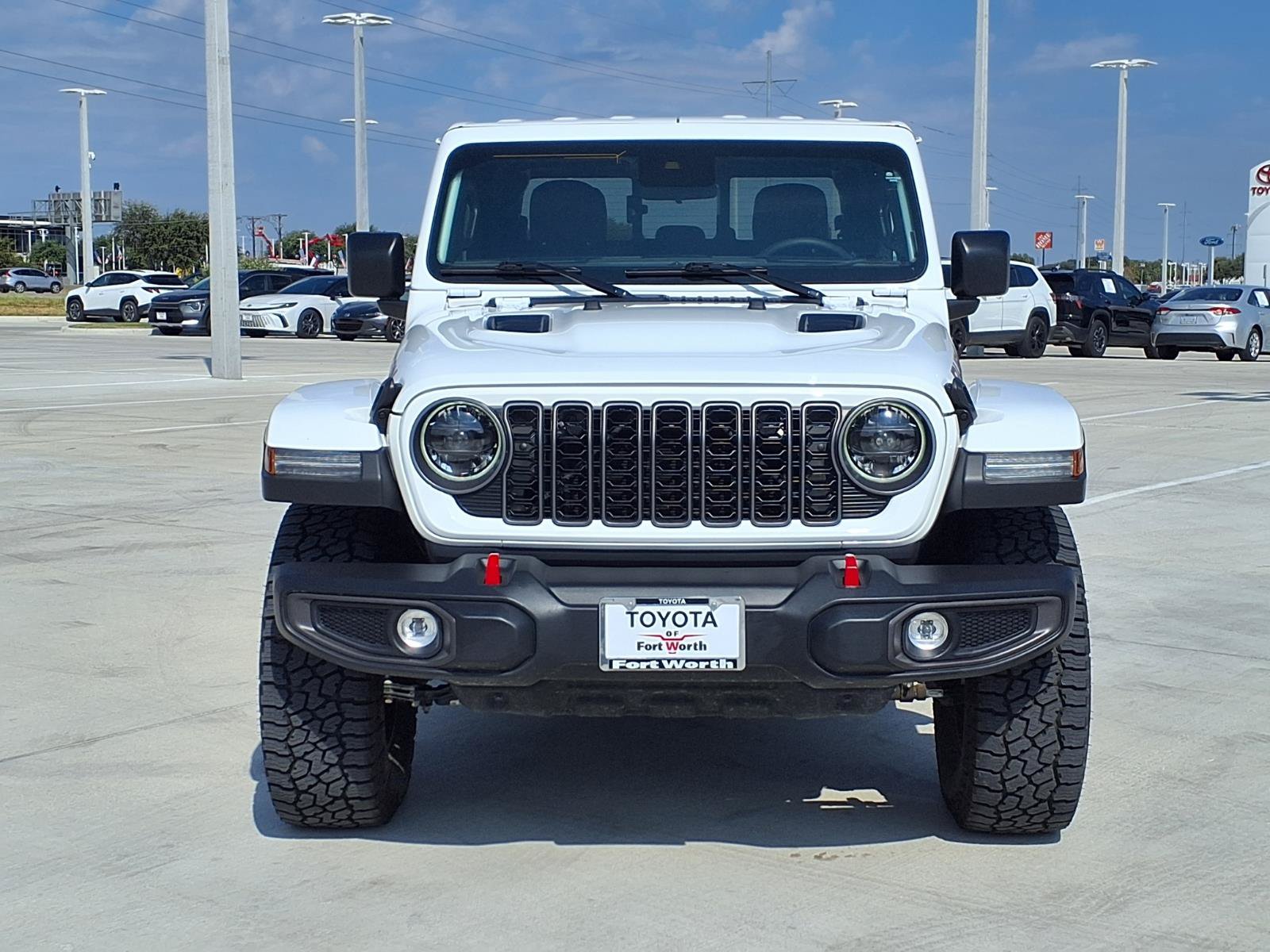 Used 2025 Jeep Gladiator Rubicon w/ Convenience Group AWD/4WD image 2