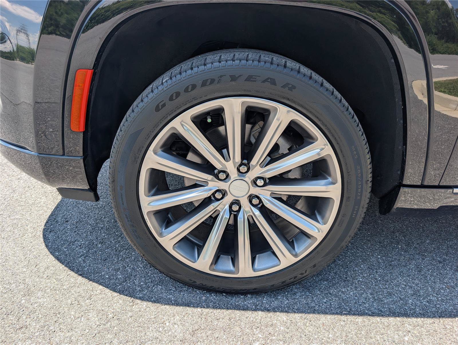 Used 2022 Jeep Grand Wagoneer Series I AWD/4WD image 9