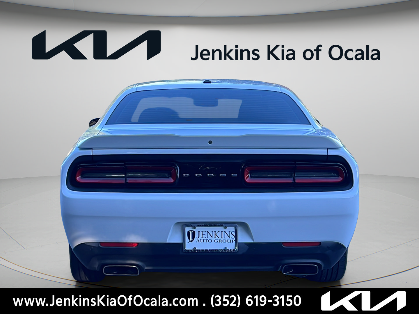 Used 2020 Dodge Challenger R/T RWD image 4