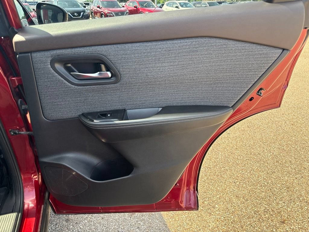Used 2022 Nissan Rogue SV AWD/4WD image 27