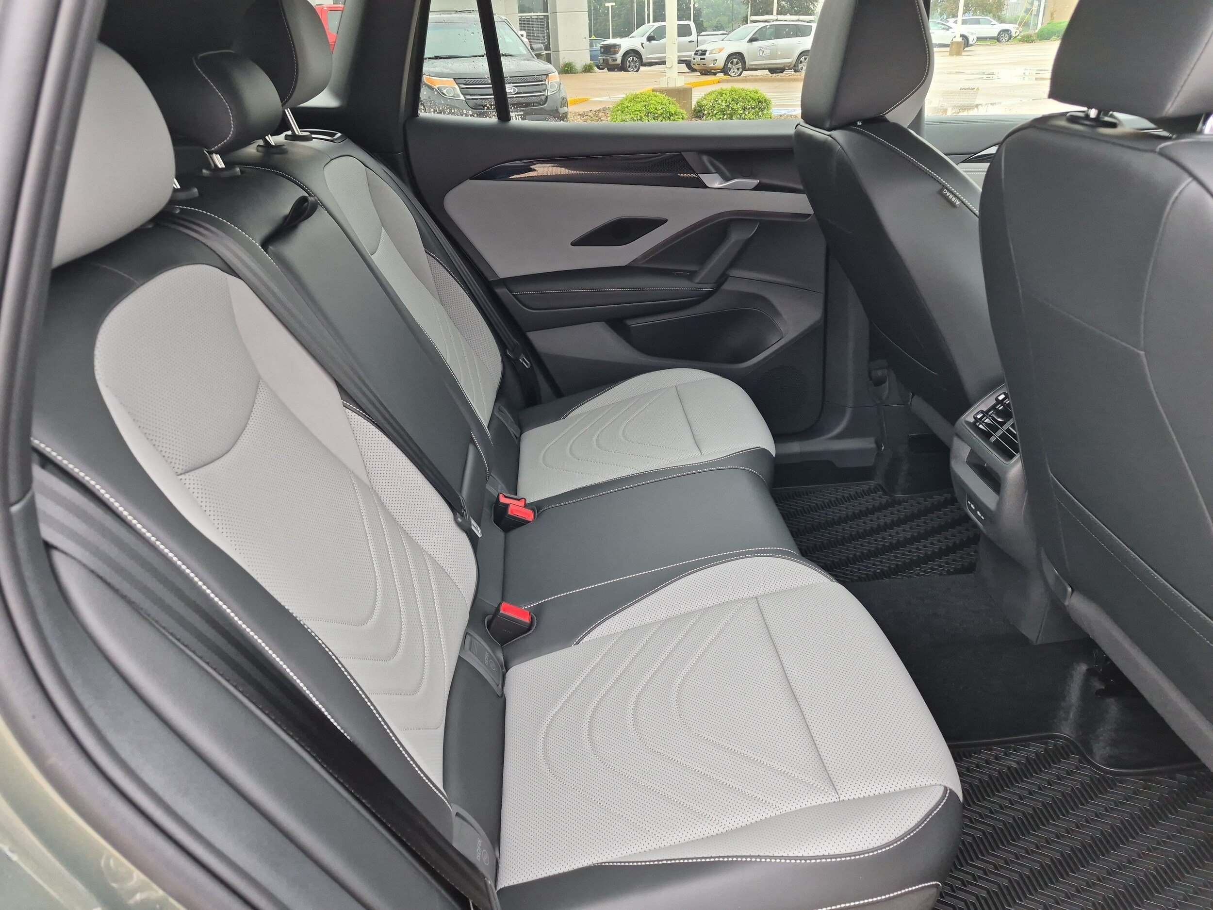 New 2026 Volkswagen Tiguan SE R-Line AWD/4WD image 8