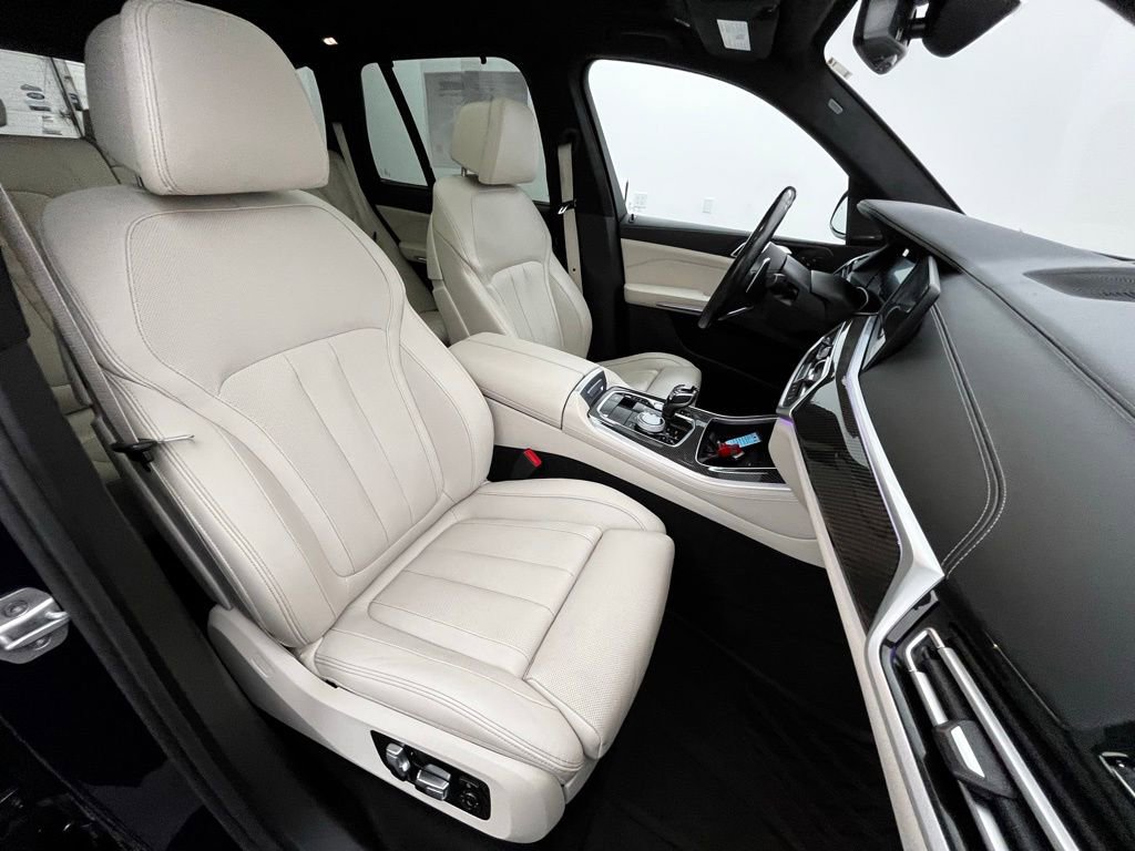 Used 2022 BMW X5 M50i w/ Executive Package image 35