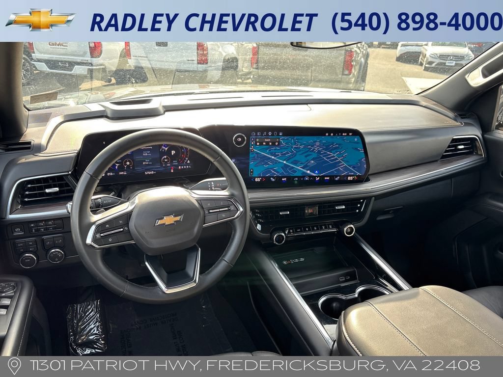 Certified 2025 Chevrolet Suburban LT AWD/4WD image 14