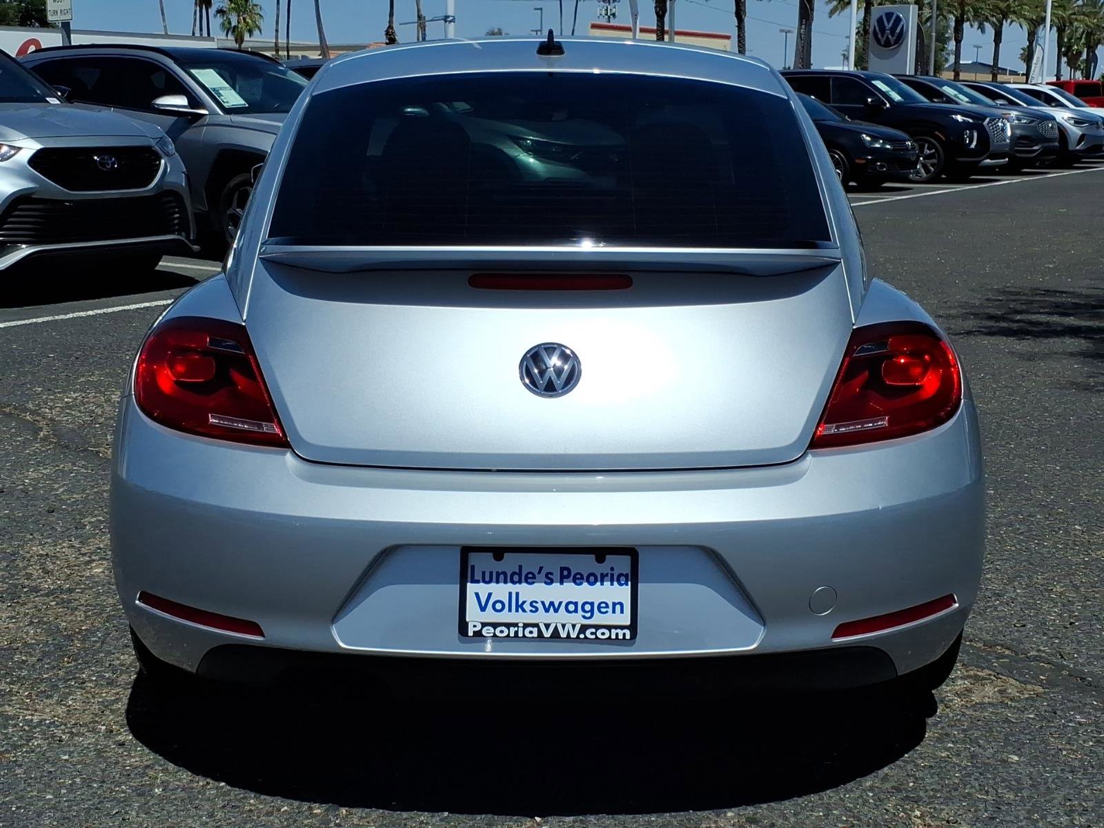 Used 2015 Volkswagen Beetle 1.8T Classic FWD image 6