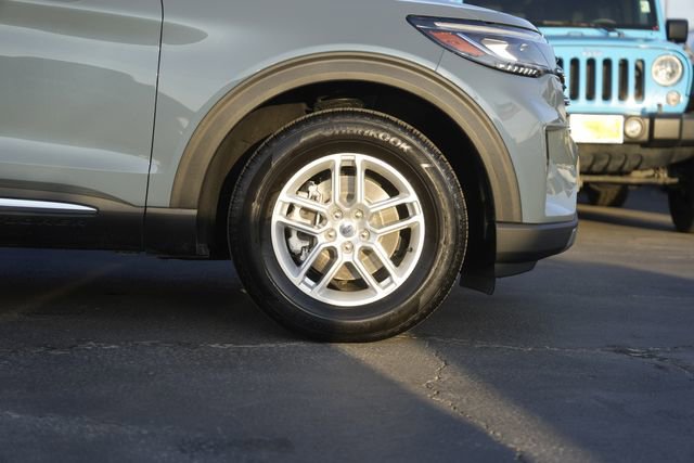 Used 2025 Ford Explorer Active w/ Active Comfort Package image 4