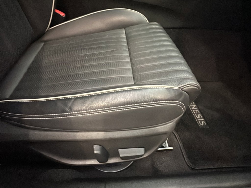 Used 2021 Genesis G70 2.0T w/ Elite Package image 13