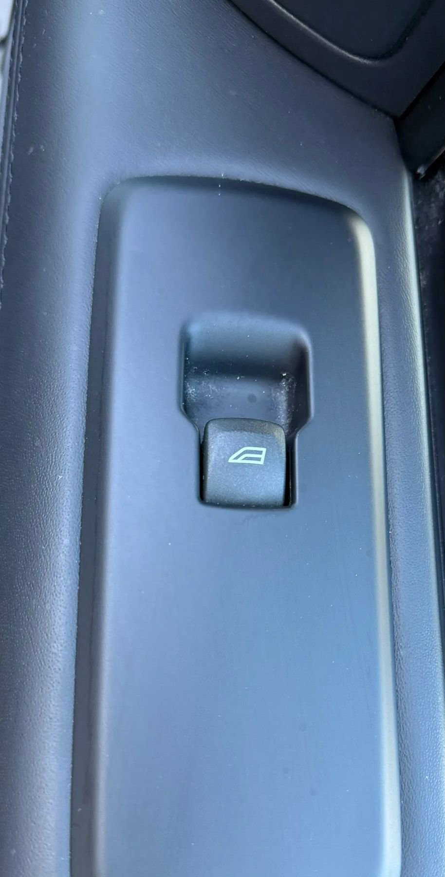 Used 2013 Land Rover Range Rover Sport HSE LUX image 39