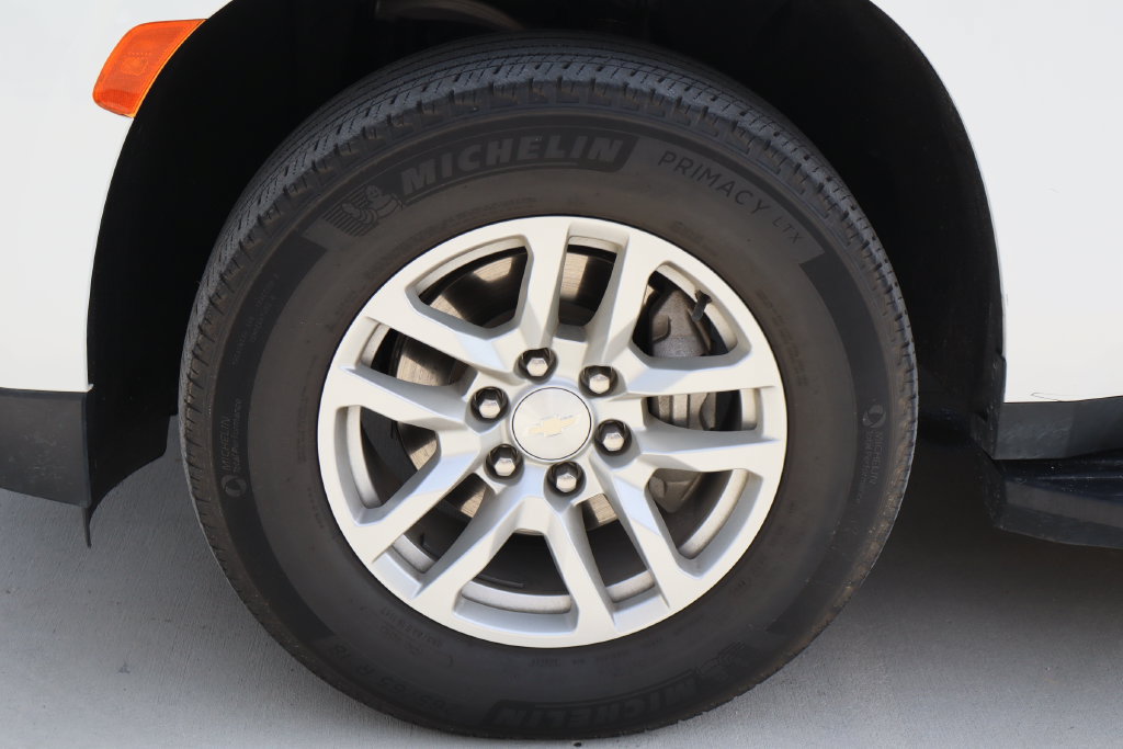 Certified 2024 Chevrolet Suburban LT RWD image 34