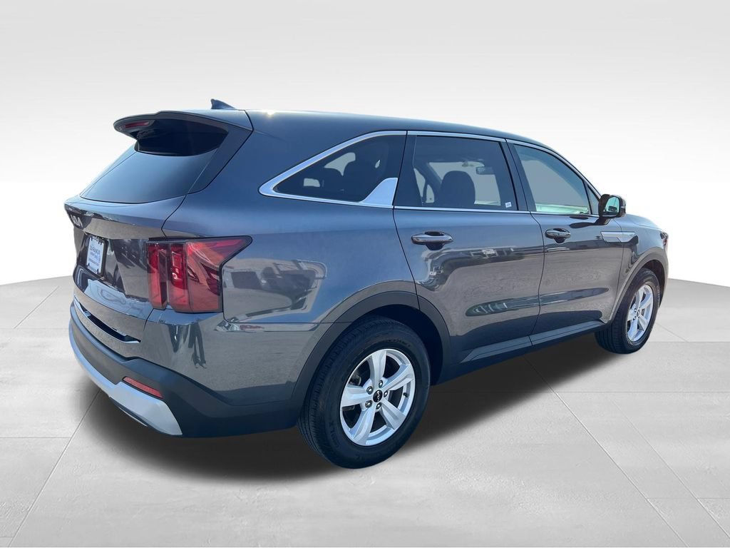 Used 2024 Kia Sorento LX FWD image 5