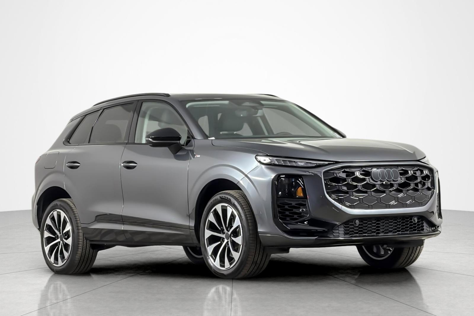 New 2026 Audi Q3 quattro 2.0T AWD/4WD image 2