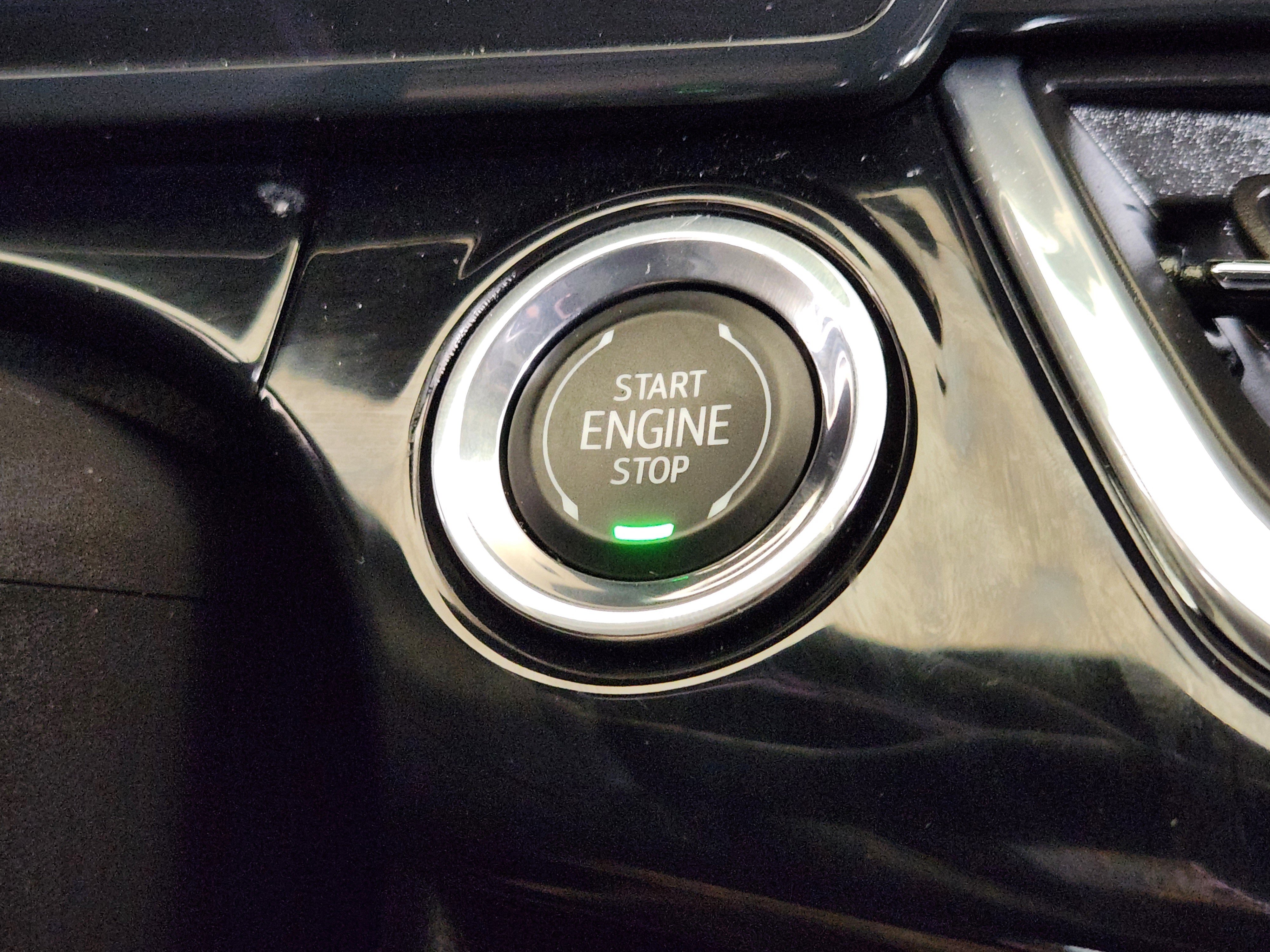 Certified 2024 Chevrolet Trax RS w/ Driver Confidence Package image 22