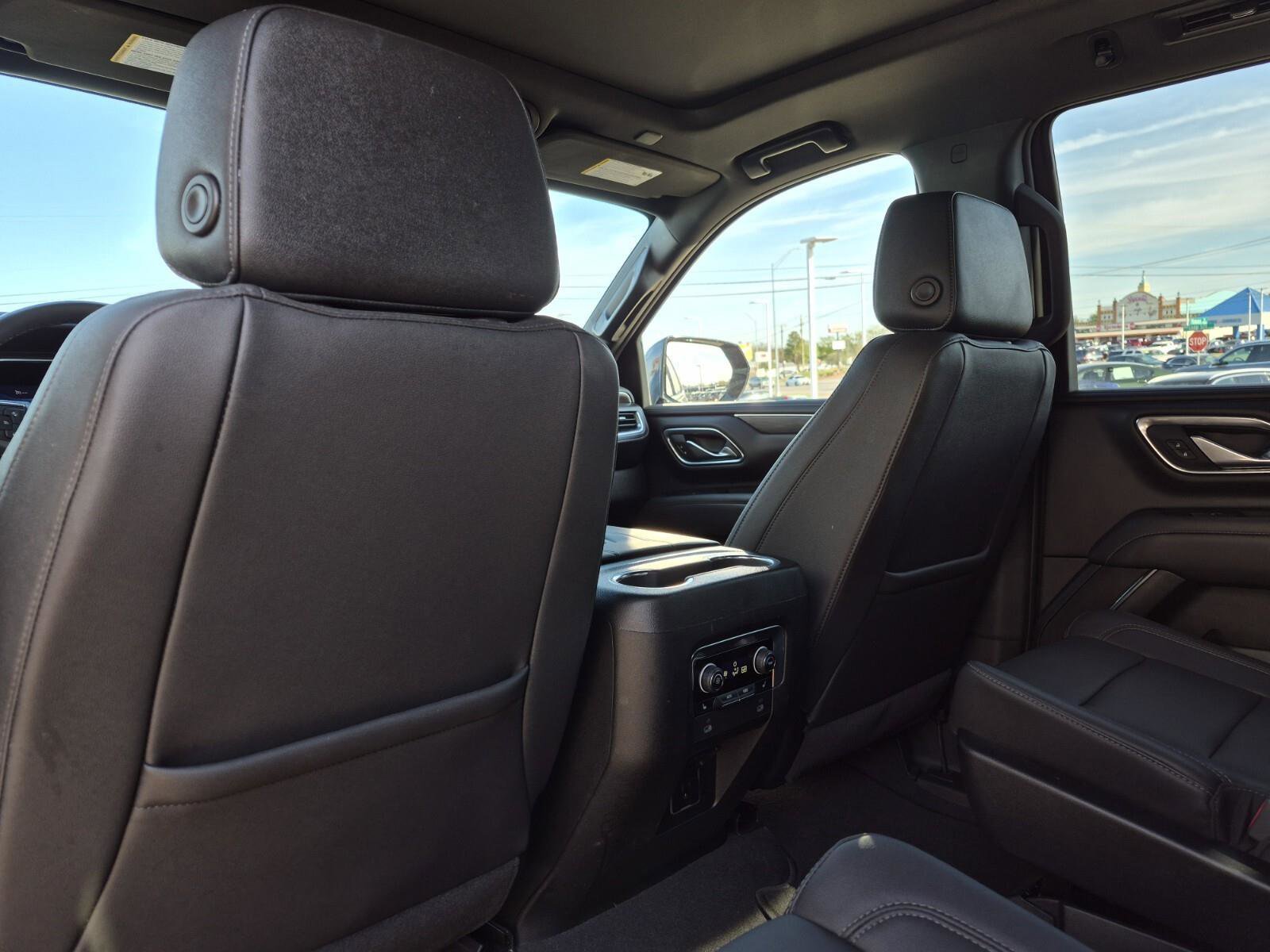 Used 2023 Chevrolet Tahoe Z71 w/ Luxury Package image 32