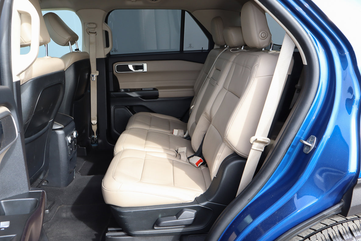 Used 2020 Ford Explorer XLT w/ Equipment Group 202A image 8